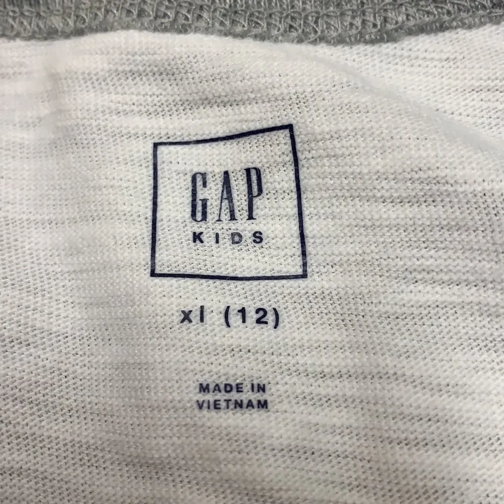 Boys GAP Longsleeve Shirt‎
